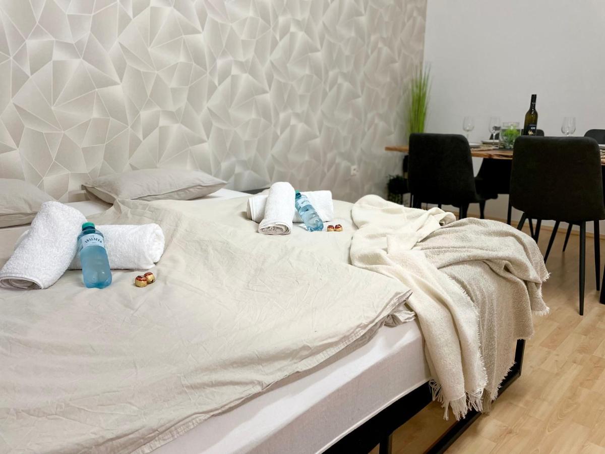Central Comfy Apartment - Self Check-In Graz Exterior photo